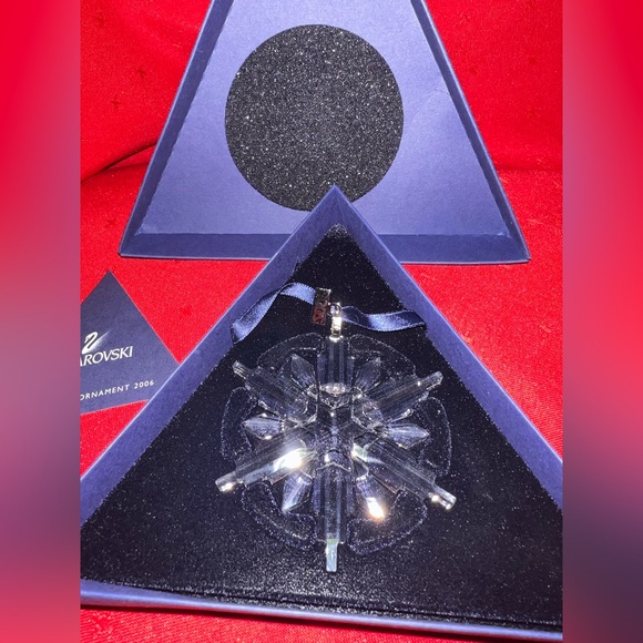Vintage Swarovski Clear Crystal Snowflake Ornament 2006 - Picture 2 of 3